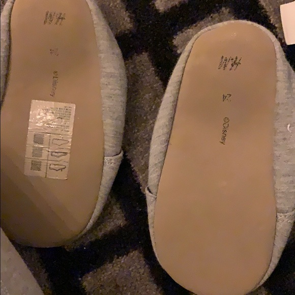 H&M kids slippers size 7 - Picture 3 of 3